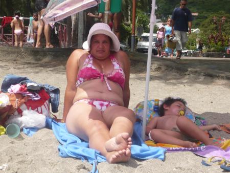 ma jolie maman a la plage